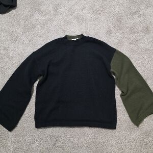 Bobeau Black and Olive Sweater